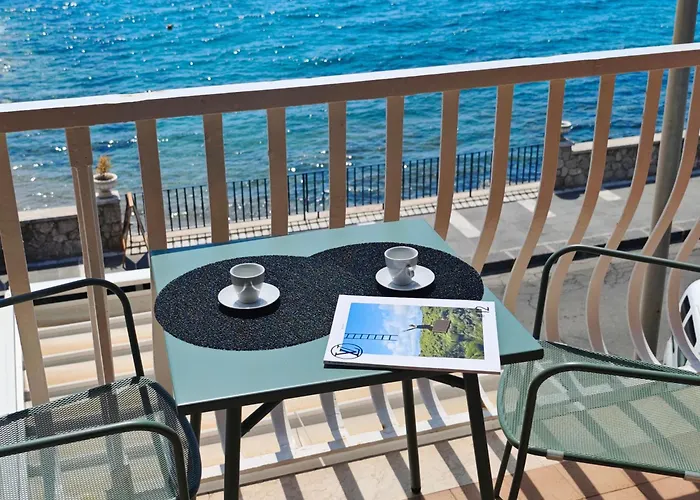 Super Panorama & Astonishing Seaview Apartment Giardini Naxos